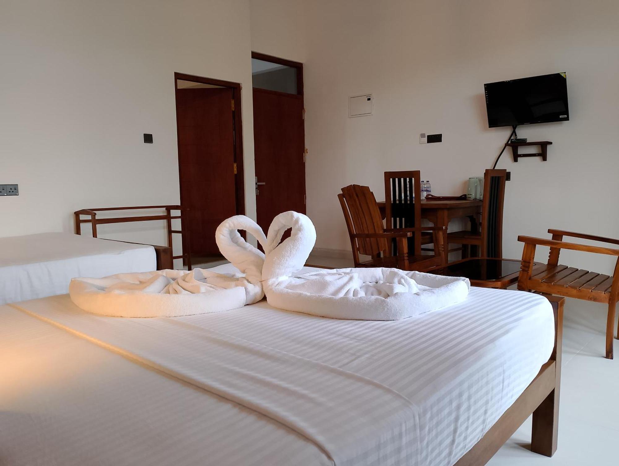Malindu Yala Gate Hotel Тисамахарама Екстериор снимка