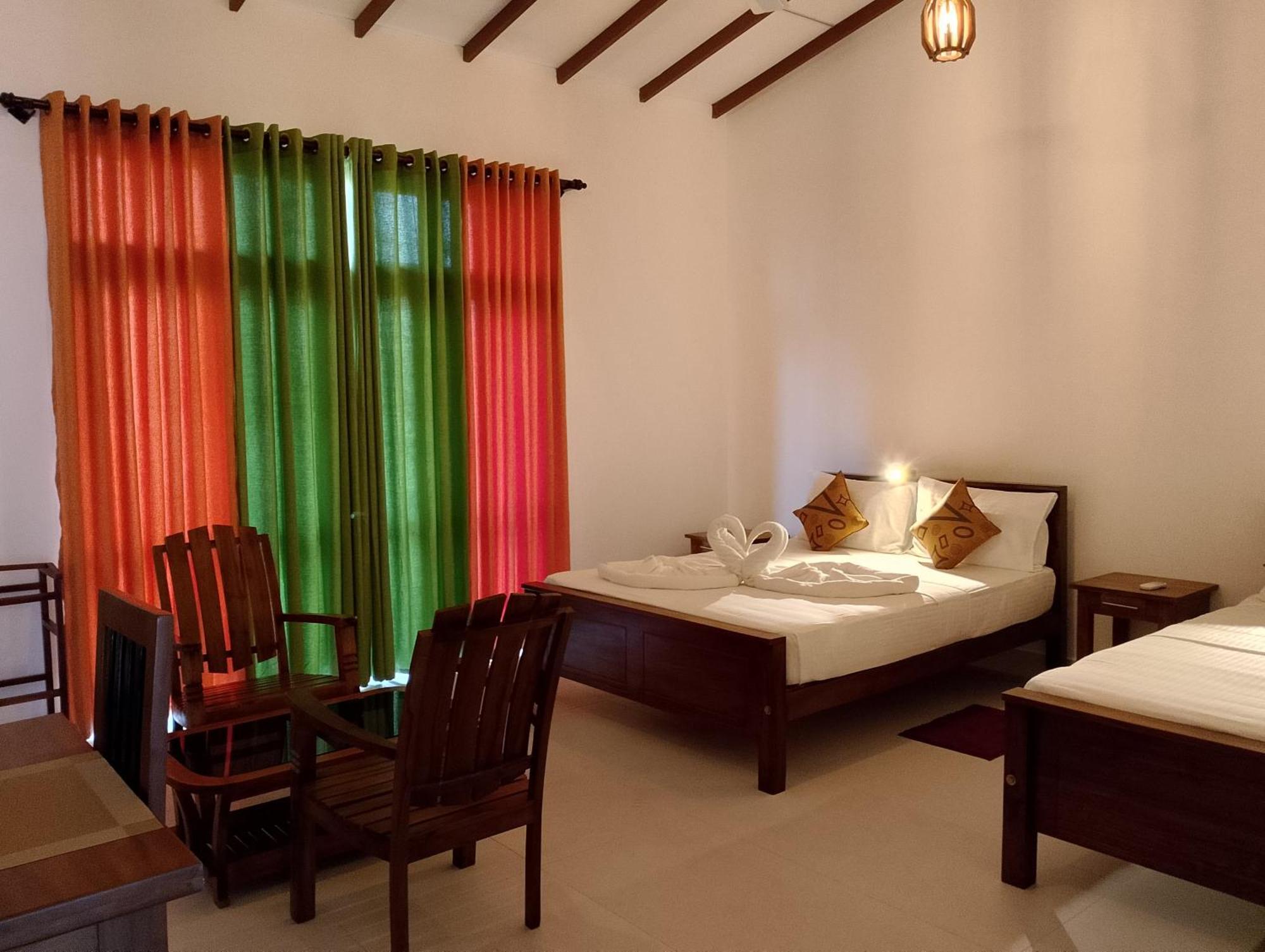 Malindu Yala Gate Hotel Тисамахарама Екстериор снимка