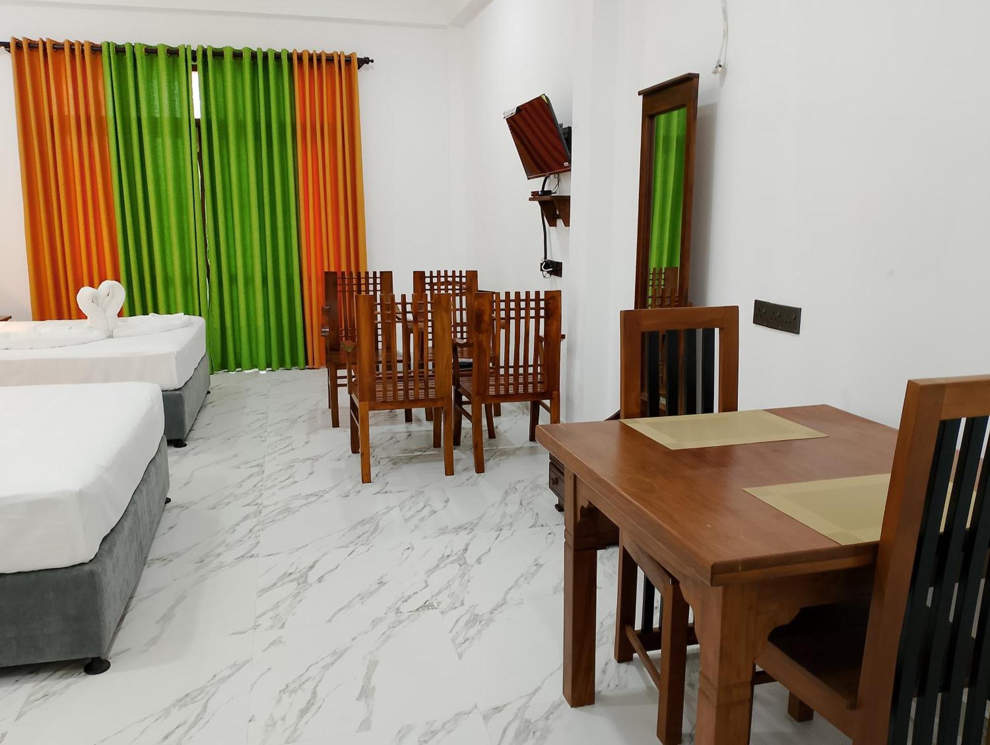 Malindu Yala Gate Hotel Тисамахарама Екстериор снимка