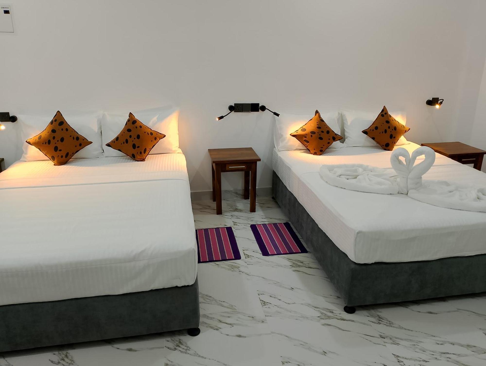 Malindu Yala Gate Hotel Тисамахарама Екстериор снимка
