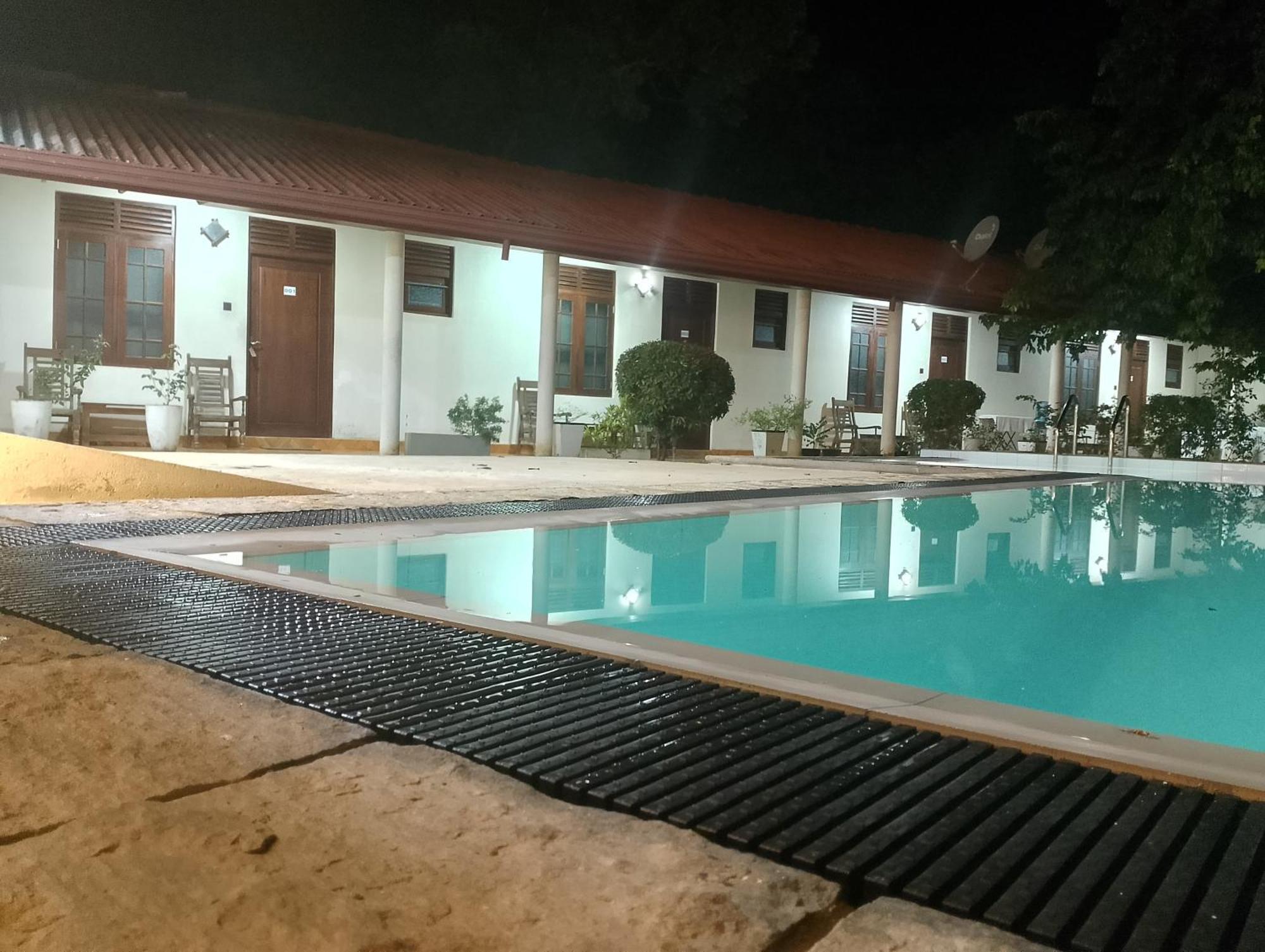 Malindu Yala Gate Hotel Тисамахарама Екстериор снимка
