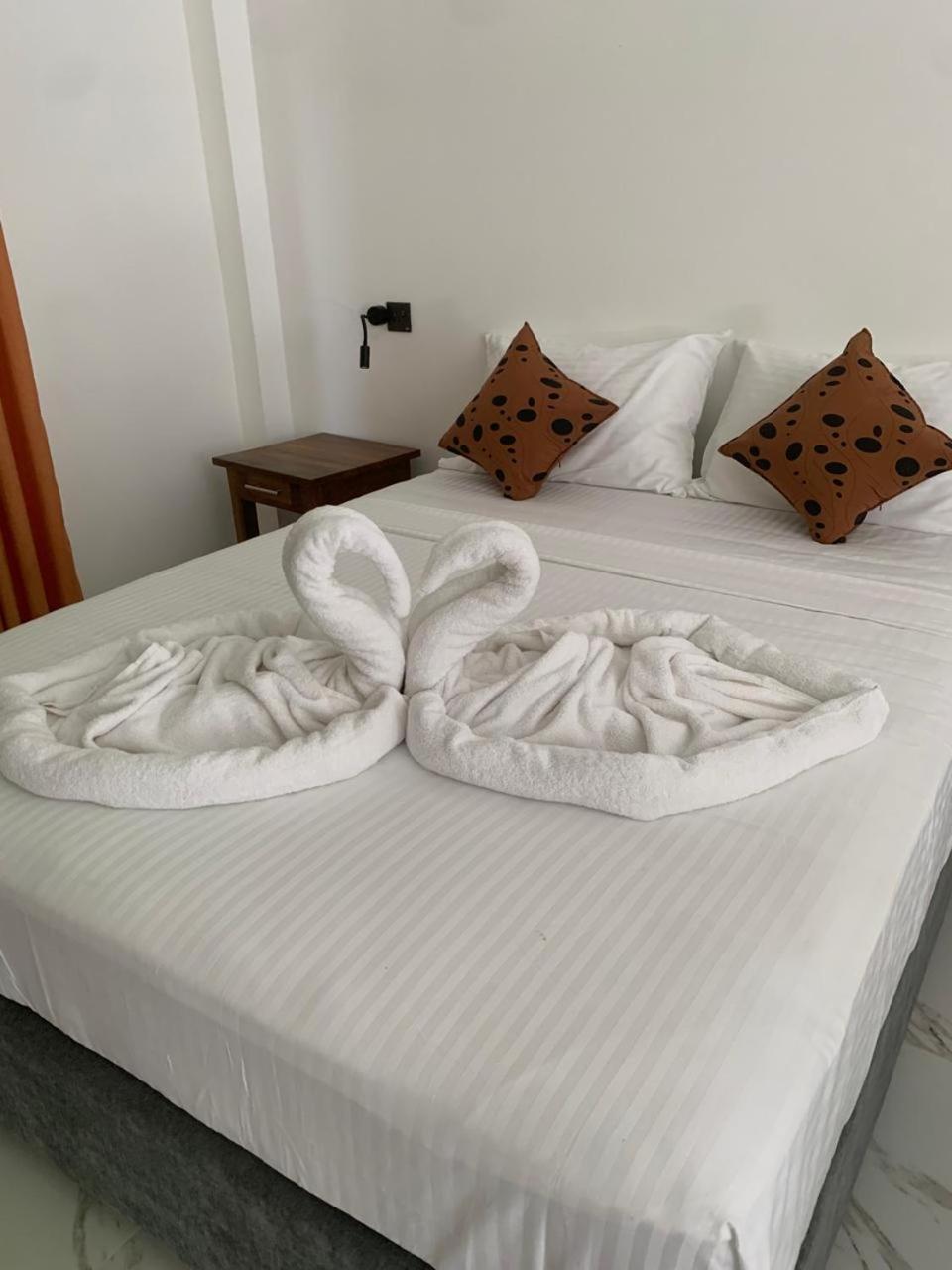Malindu Yala Gate Hotel Тисамахарама Екстериор снимка