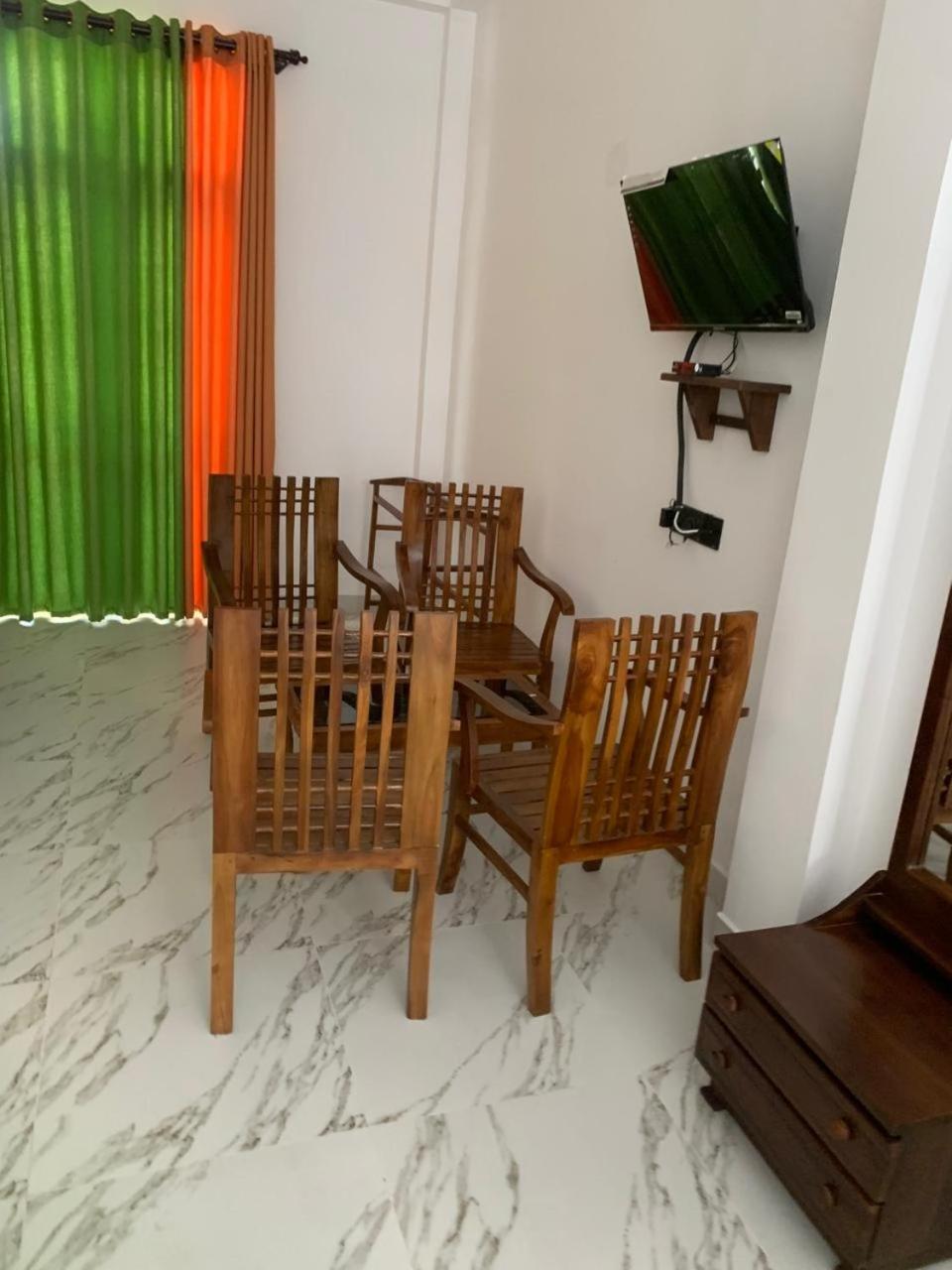 Malindu Yala Gate Hotel Тисамахарама Екстериор снимка