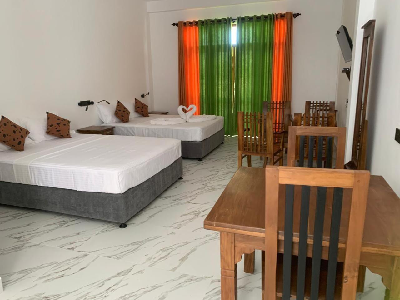 Malindu Yala Gate Hotel Тисамахарама Екстериор снимка