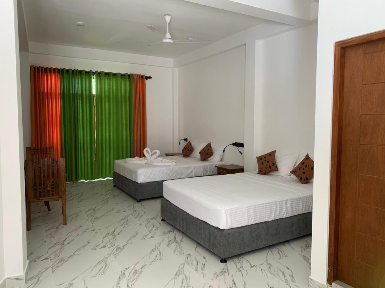 Malindu Yala Gate Hotel Тисамахарама Екстериор снимка