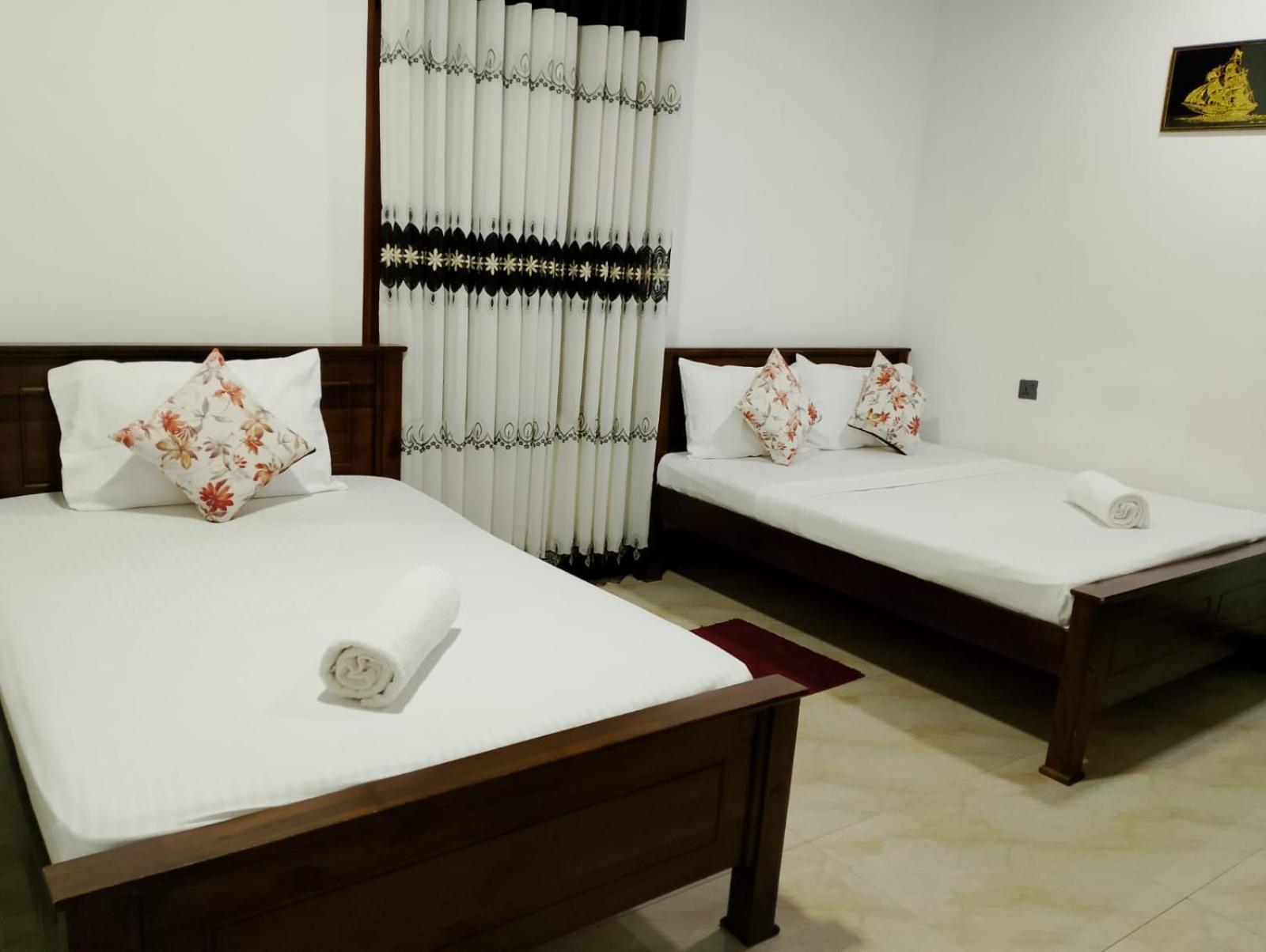 Malindu Yala Gate Hotel Тисамахарама Екстериор снимка