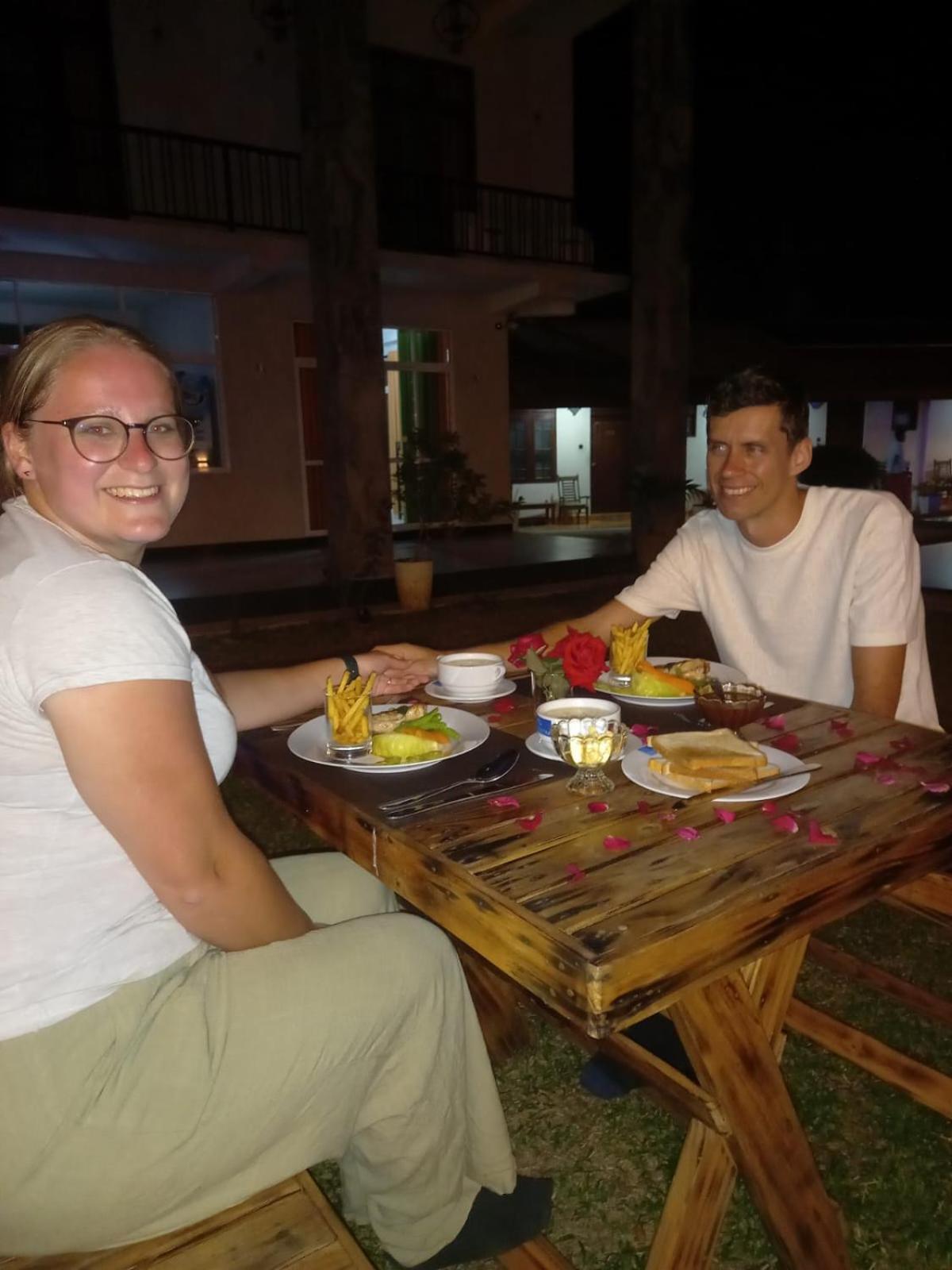 Malindu Yala Gate Hotel Тисамахарама Екстериор снимка
